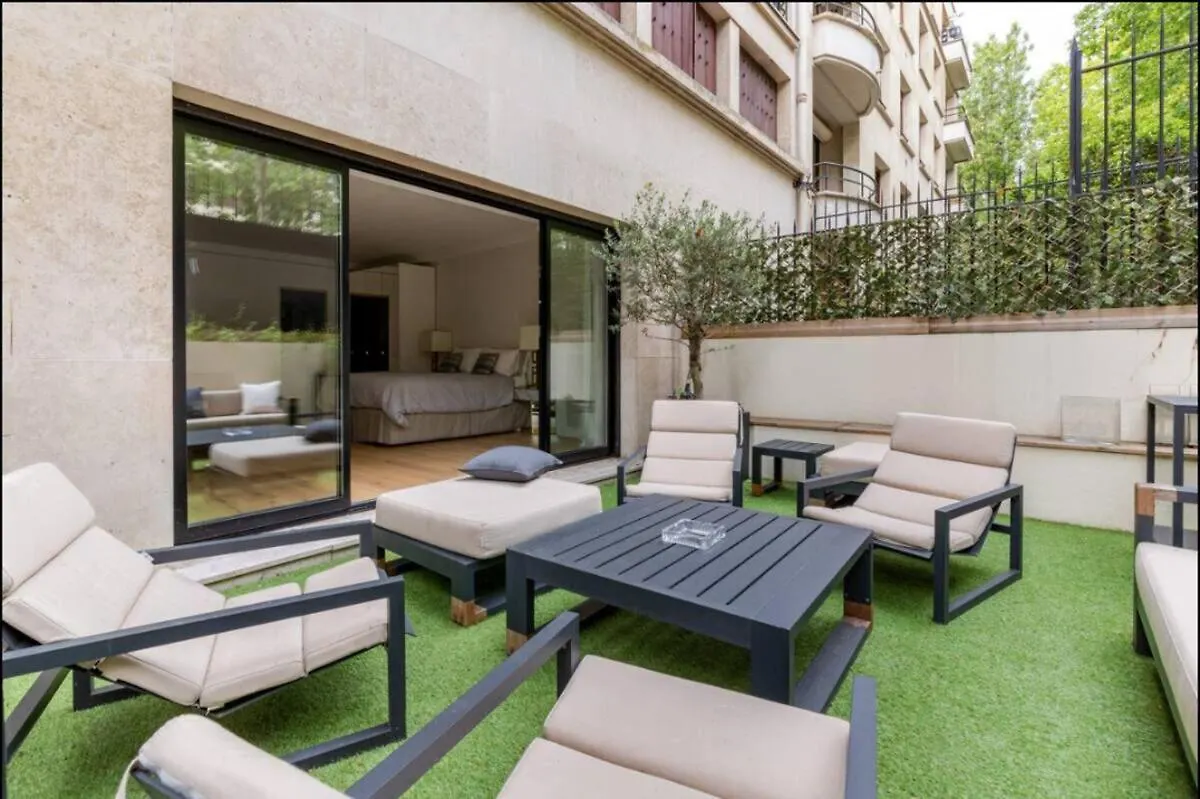 Passy Ranelagh Superbe Appartement Avec Terrasse Paris Apartment